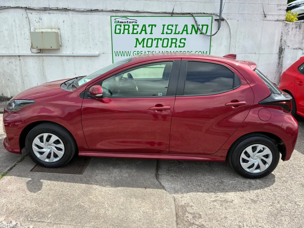 Toyota Yaris Hatchback, Petrol, 2020, Red