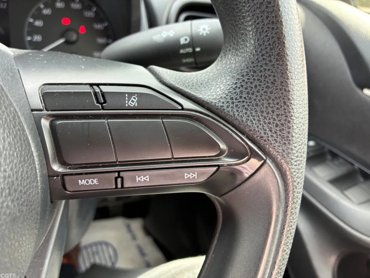 Toyota Yaris Hatchback, Petrol, 2020, Red