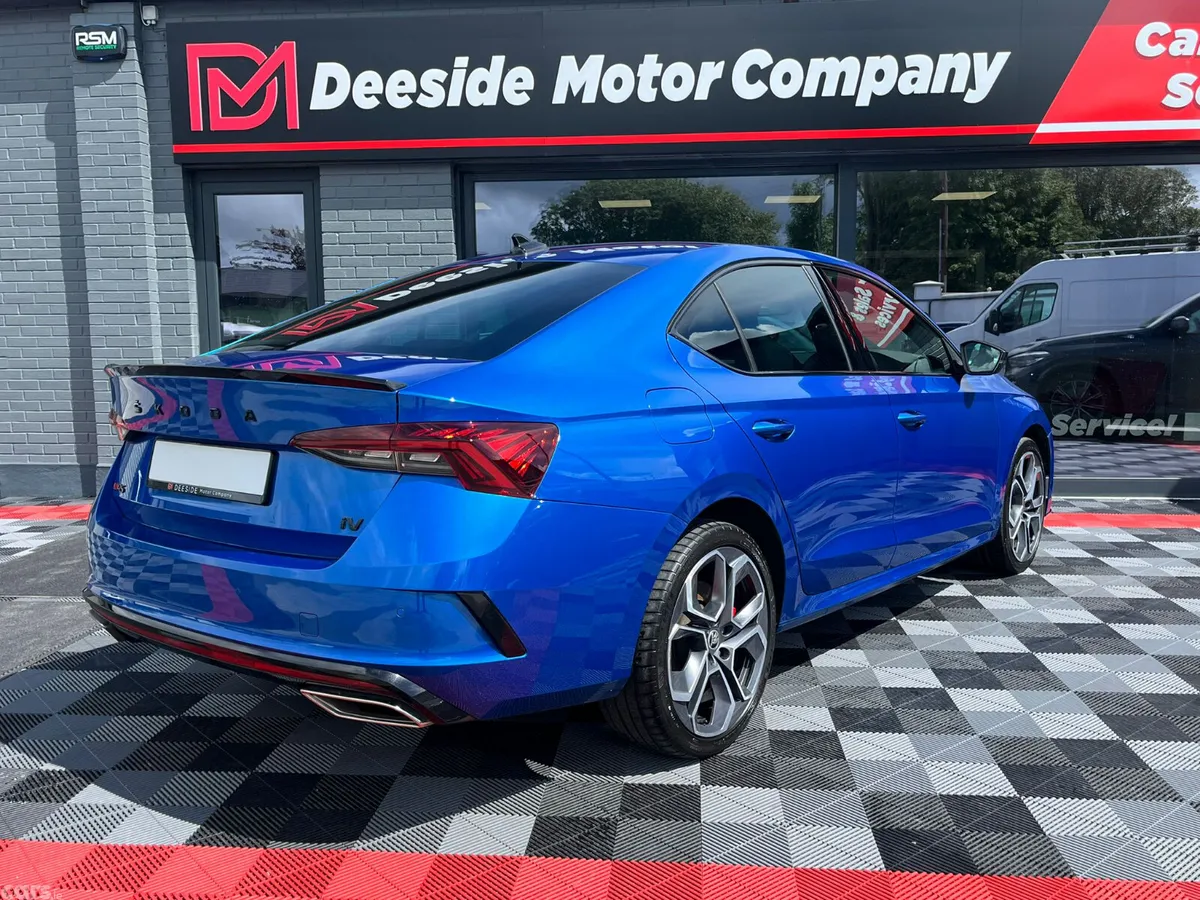 Skoda Octavia Hatchback, Petrol Hybrid, 2023, Blue