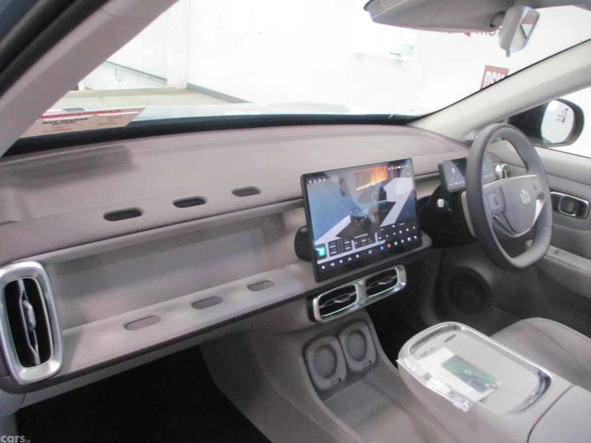 Leapmotor B10 SUV, Petrol Plug-in Hybrid, 2027, Other