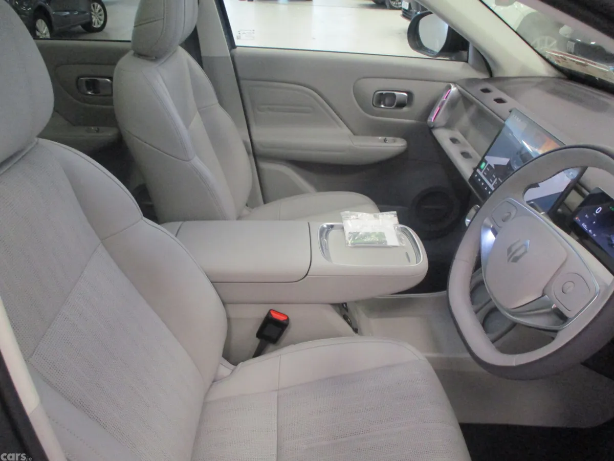 Leapmotor B10 SUV, Petrol Plug-in Hybrid, 2027, Other
