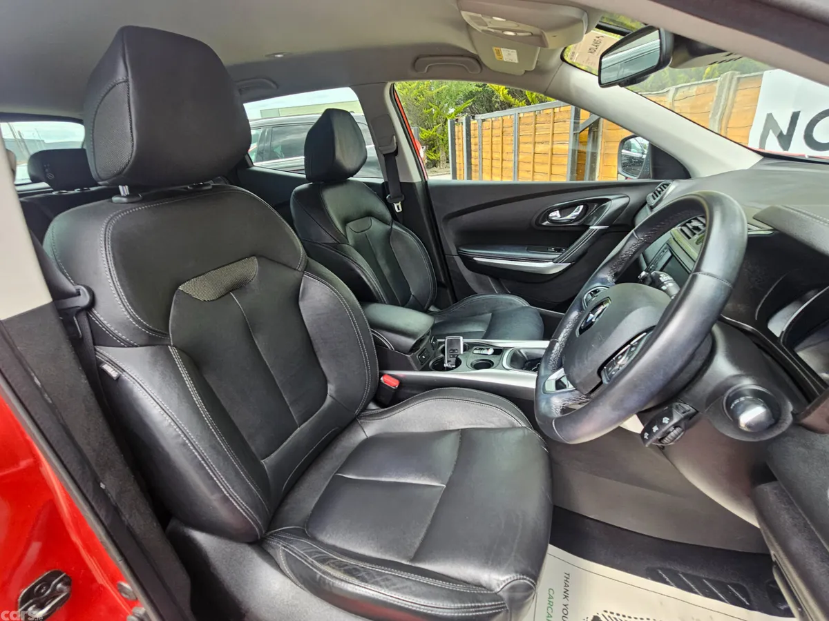 Renault Kadjar SUV, Petrol, 2018, Red