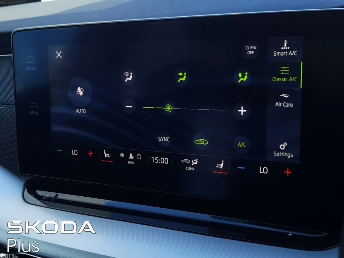 Skoda Octavia Saloon, Diesel, 2024, Blue