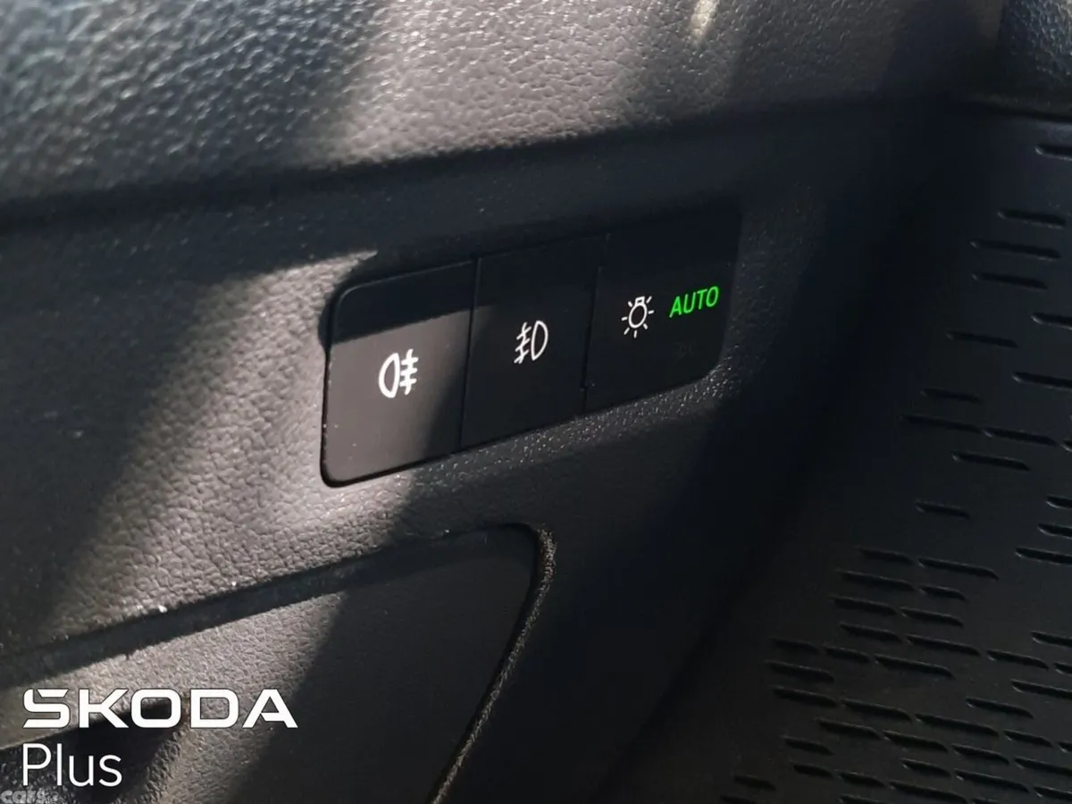 Skoda Octavia Saloon, Diesel, 2024, Blue