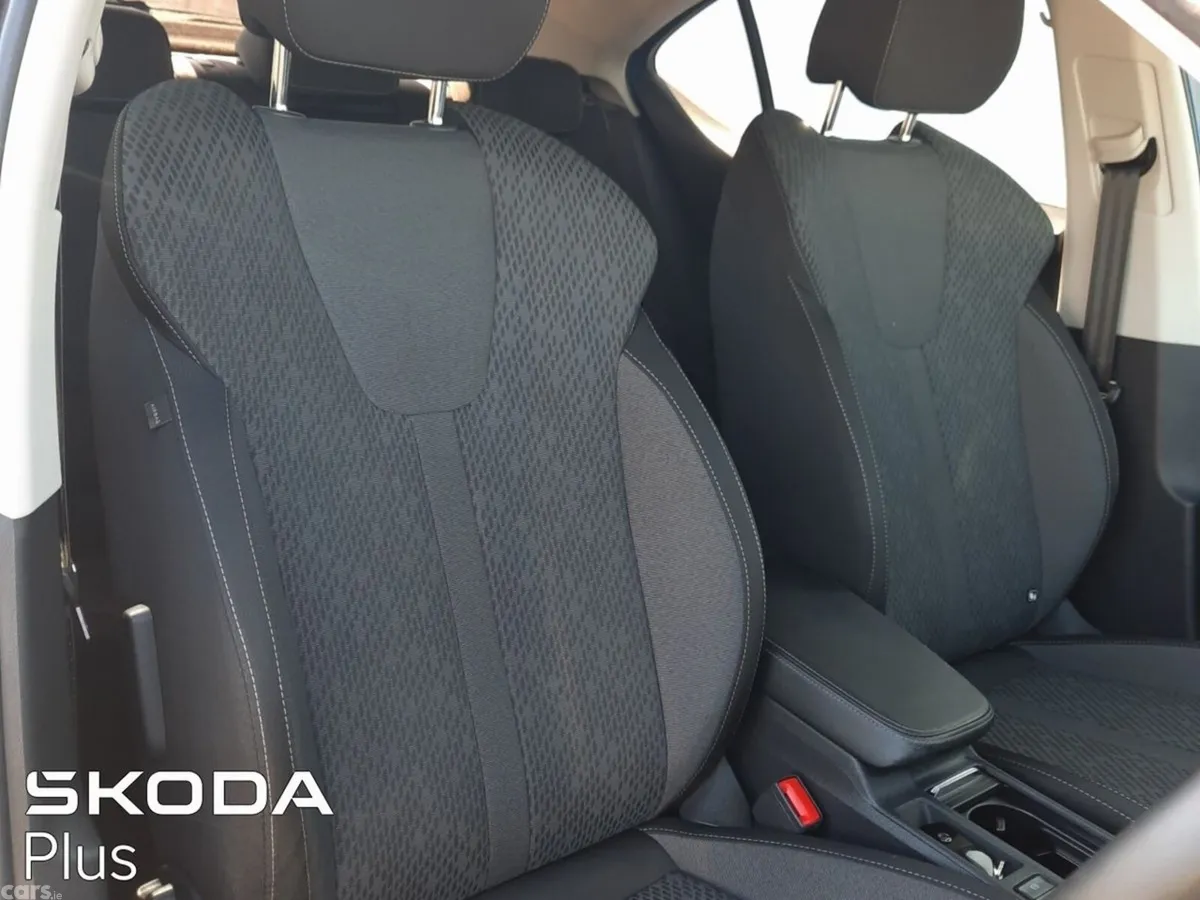 Skoda Octavia Saloon, Diesel, 2024, Blue