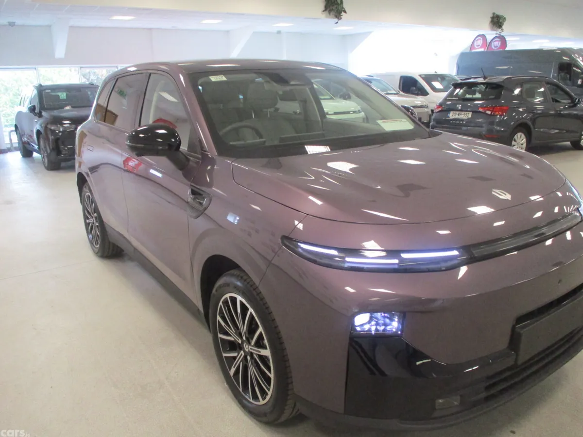 Leapmotor B10 SUV, Petrol Hybrid, 2027, Other