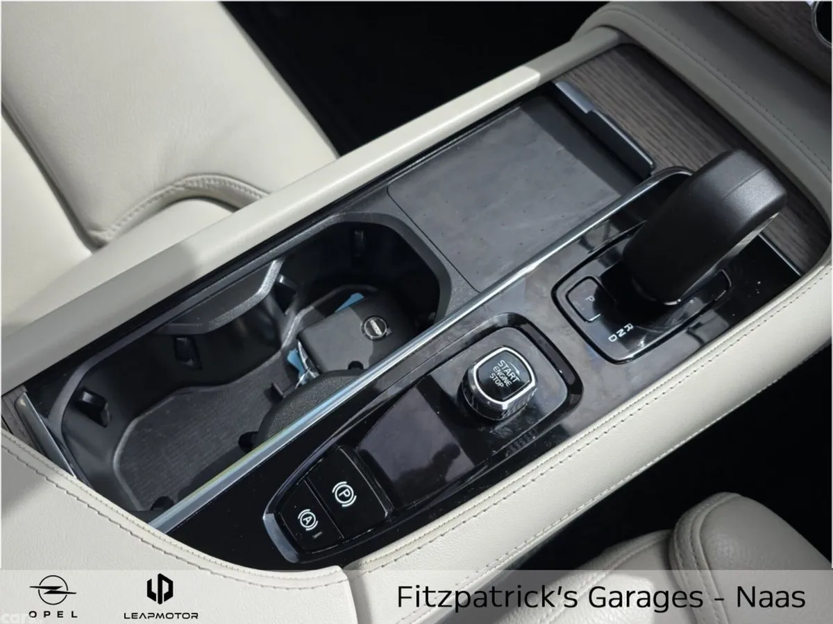 Volvo XC90 SUV, Petrol Plug-in Hybrid, 2023, Grey