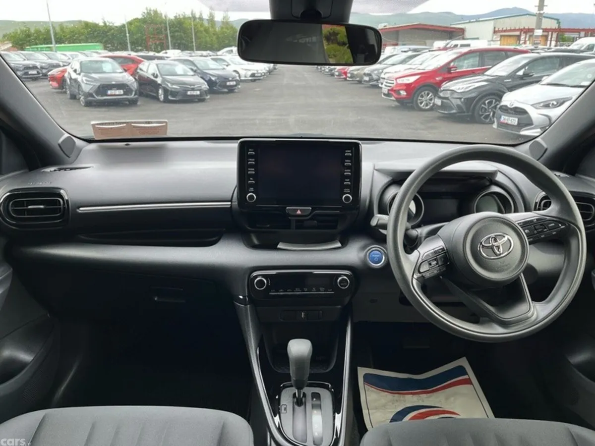 Toyota Yaris Hatchback, Petrol Hybrid, 2020, Red