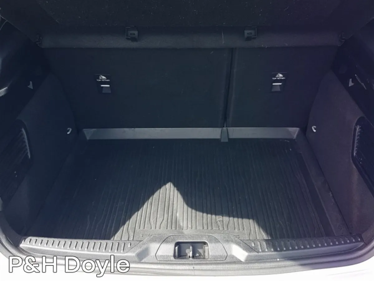 Ford Focus Hatchback, Diesel, 2024, Grey