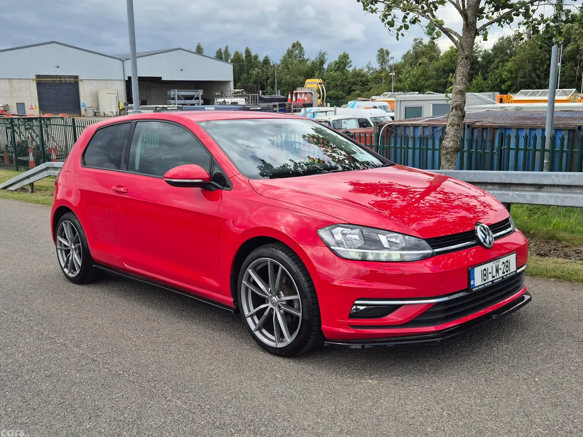 Volkswagen Golf Estate, Petrol, 2018, Red