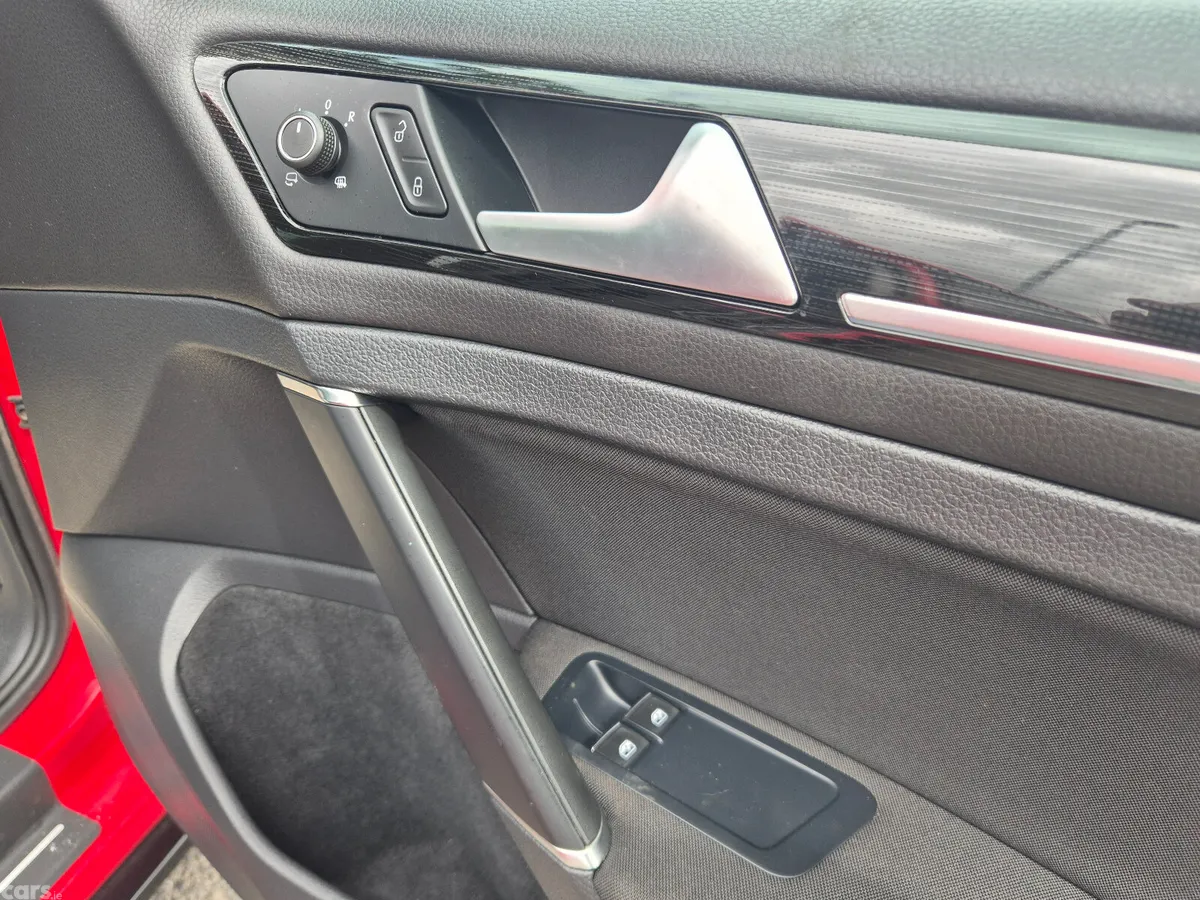 Volkswagen Golf Estate, Petrol, 2018, Red