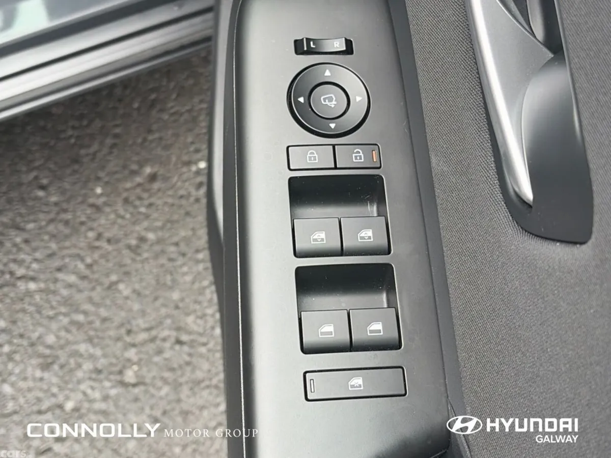 Hyundai KONA MPV, Petrol, 2025, Grey