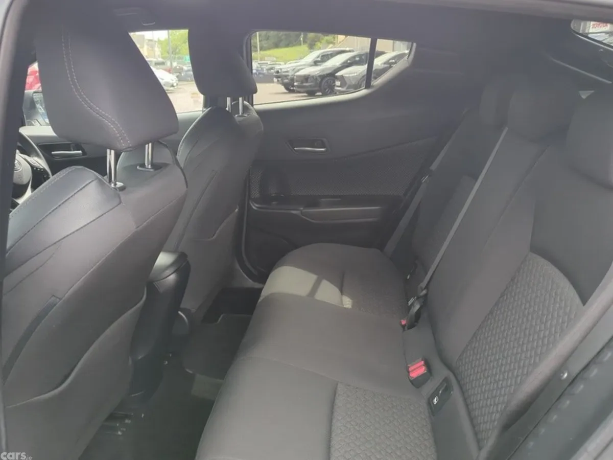 Toyota C-HR SUV, Petrol Hybrid, 2023, Grey