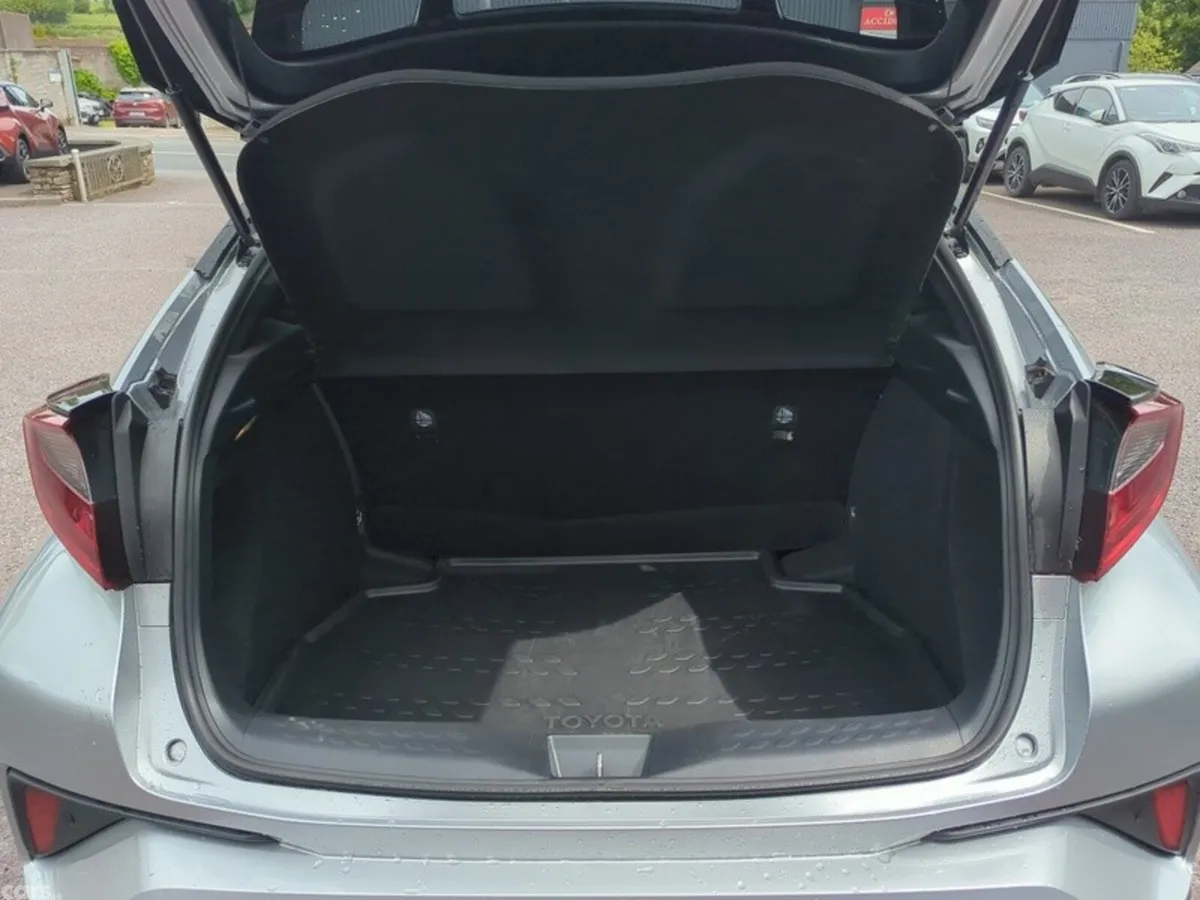 Toyota C-HR SUV, Petrol Hybrid, 2023, Grey