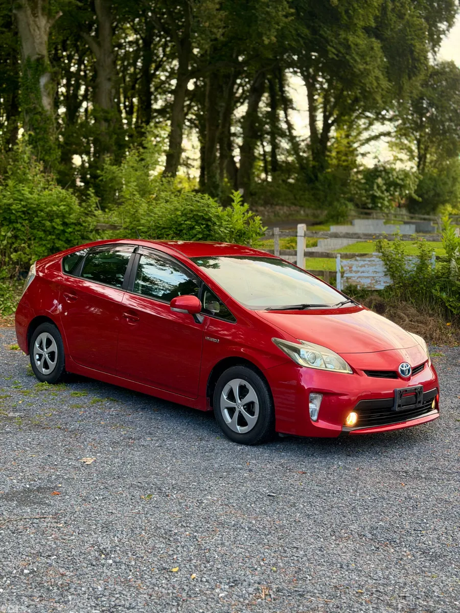 Toyota Prius Saloon, Petrol Hybrid, 2014, Red