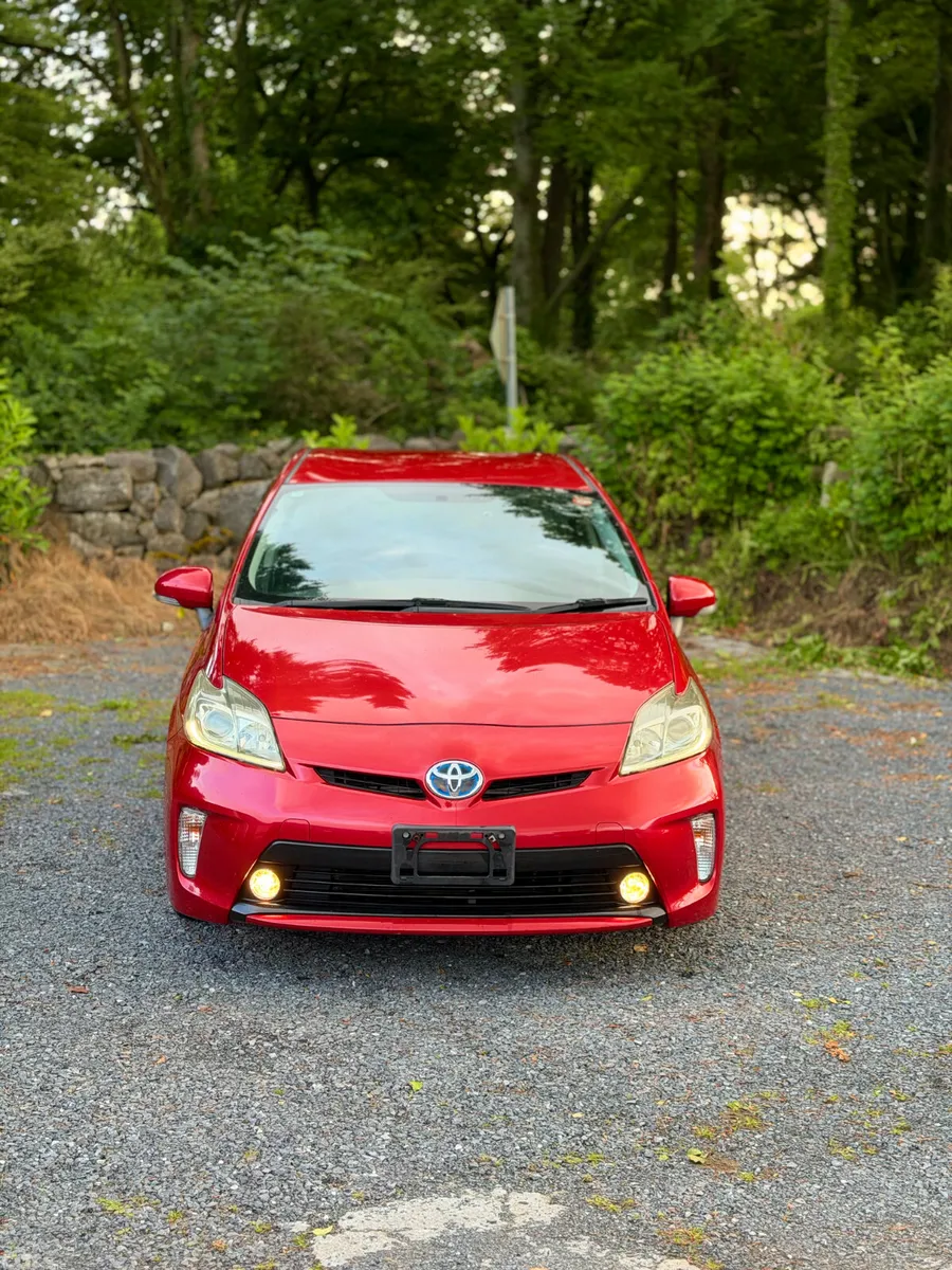 Toyota Prius Saloon, Petrol Hybrid, 2014, Red