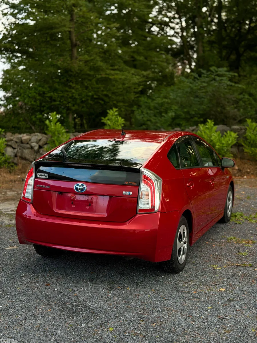Toyota Prius Saloon, Petrol Hybrid, 2014, Red