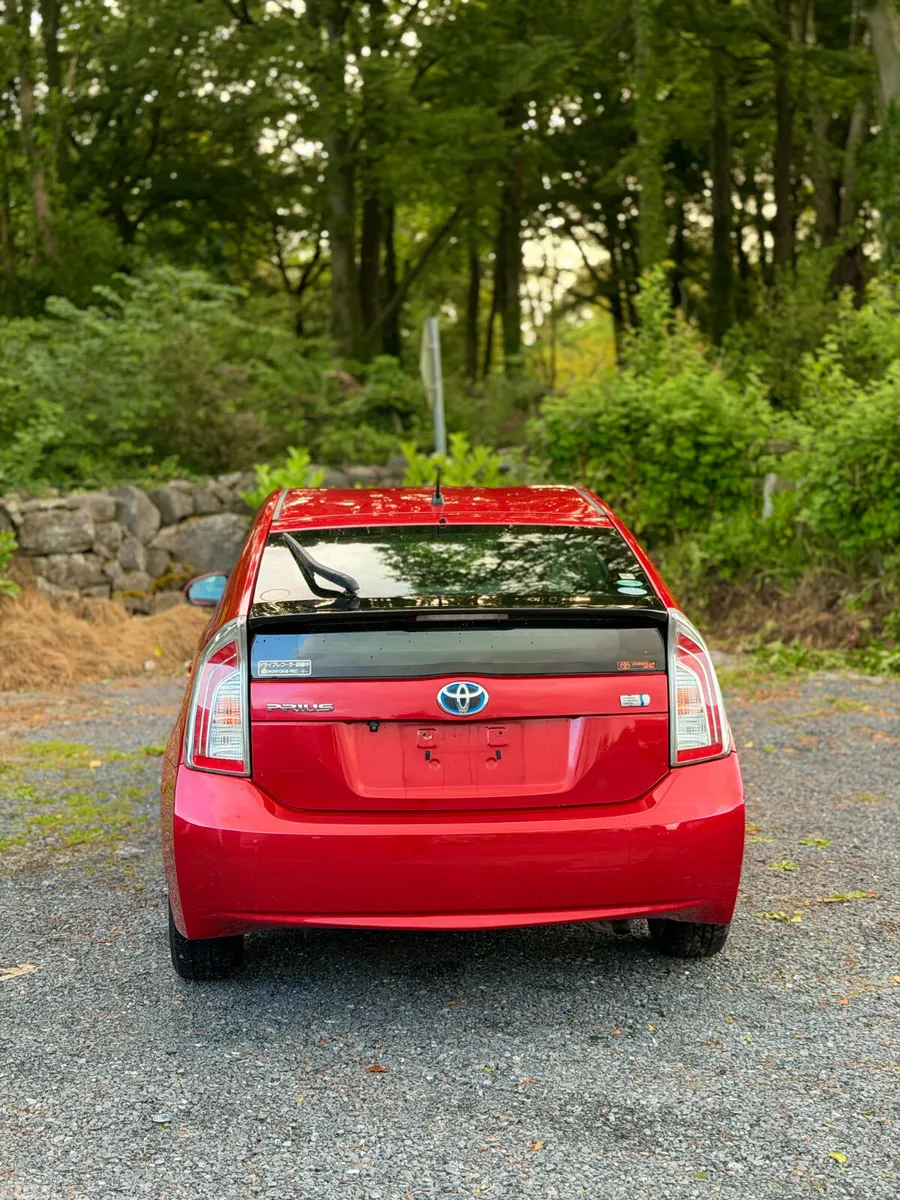 Toyota Prius Saloon, Petrol Hybrid, 2014, Red