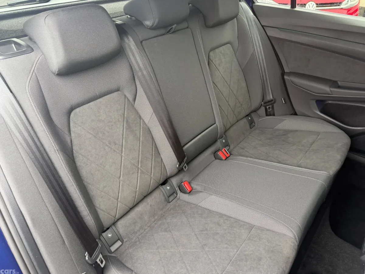 Volkswagen Golf Hatchback, Diesel, 2023, Blue