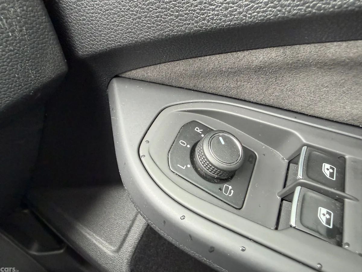 Volkswagen Golf Hatchback, Diesel, 2023, Blue
