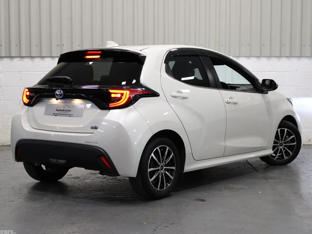 Toyota Yaris Hatchback, Petrol, 2021, White