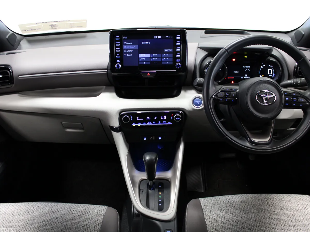 Toyota Yaris Hatchback, Petrol, 2021, White