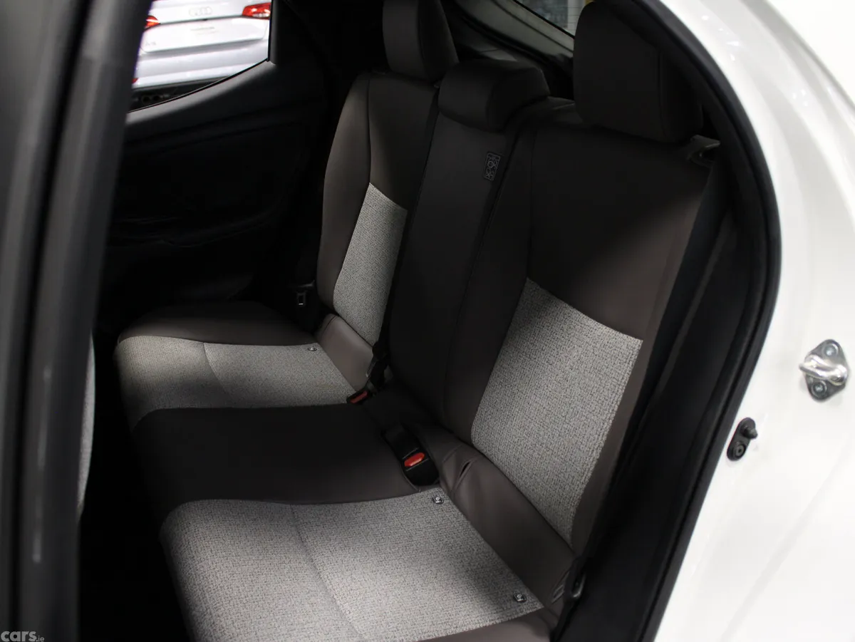 Toyota Yaris Hatchback, Petrol, 2021, White