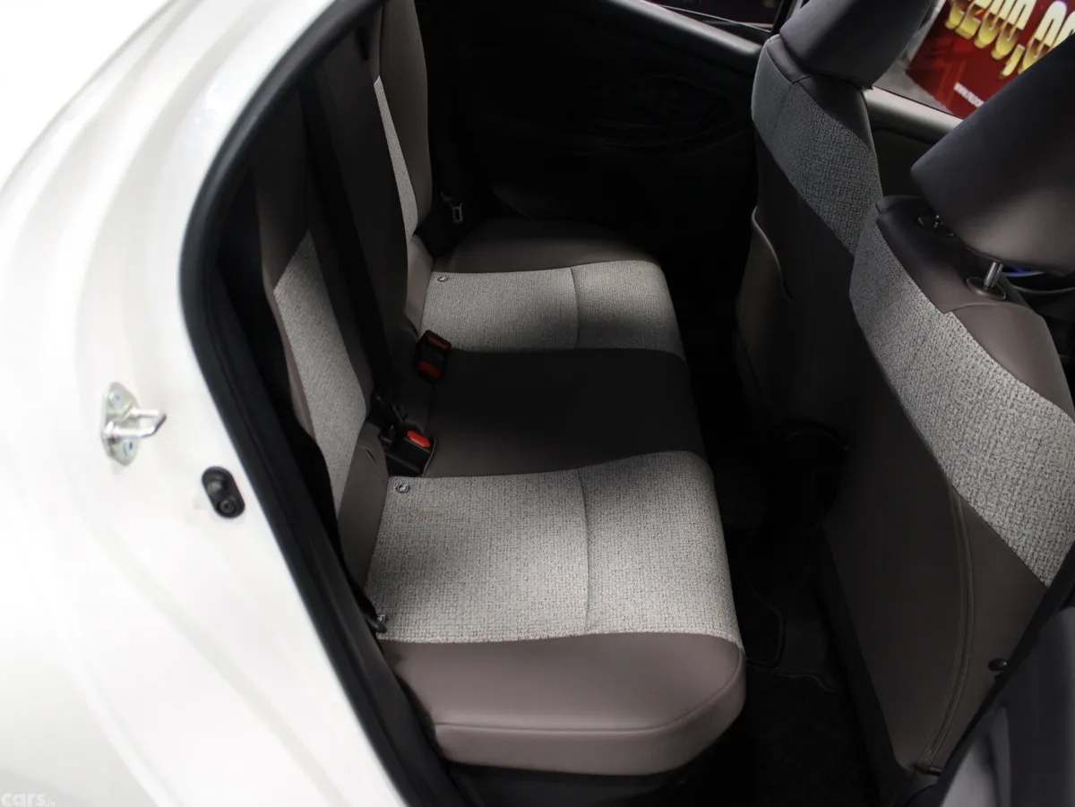 Toyota Yaris Hatchback, Petrol, 2021, White