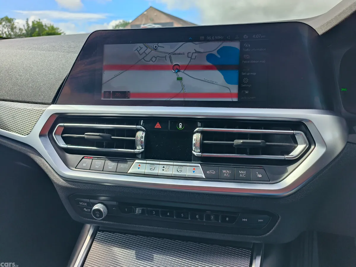 BMW 3-Series Estate, Petrol Hybrid, 2022, White
