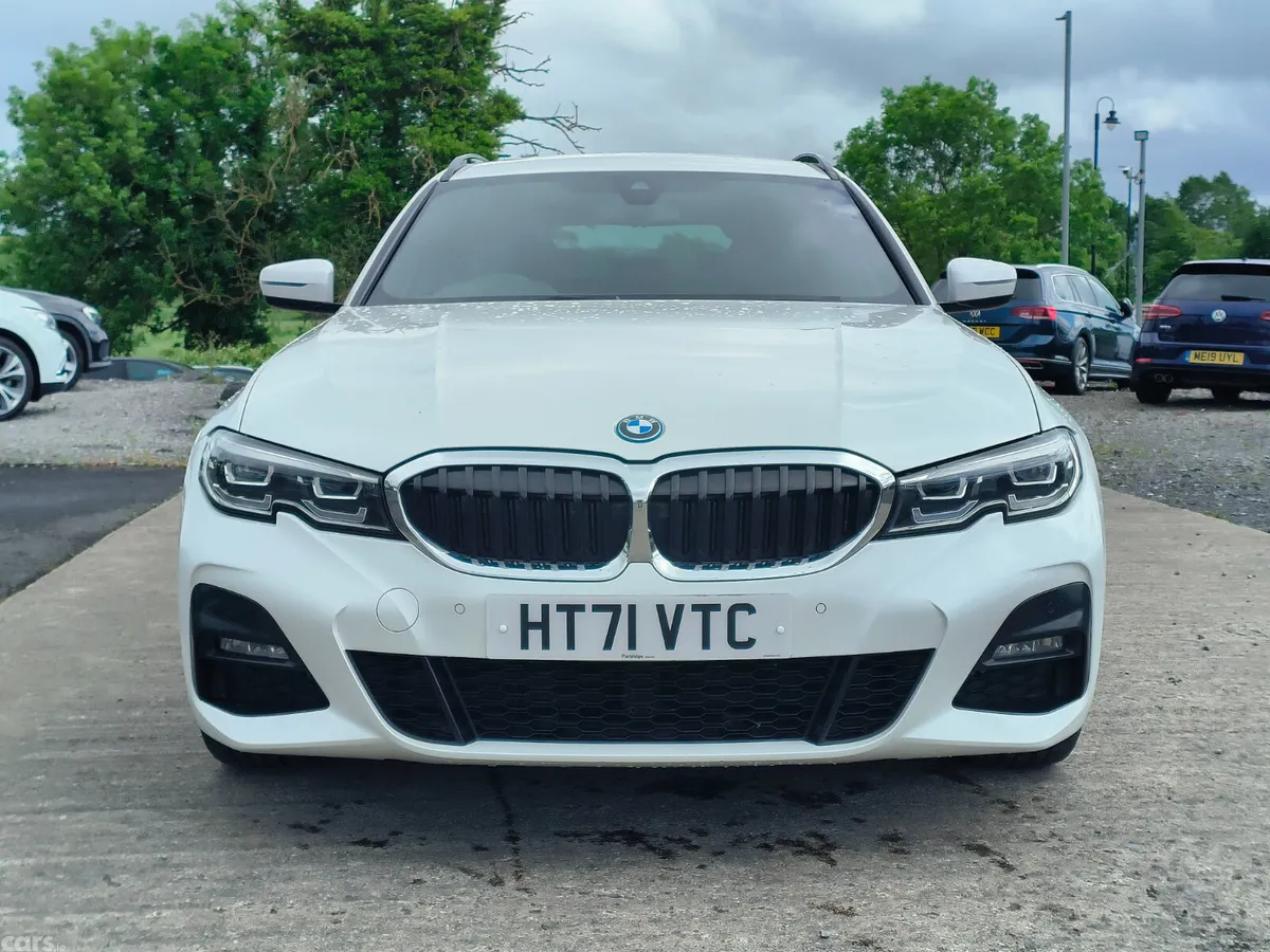 BMW 3-Series Estate, Petrol Hybrid, 2022, White