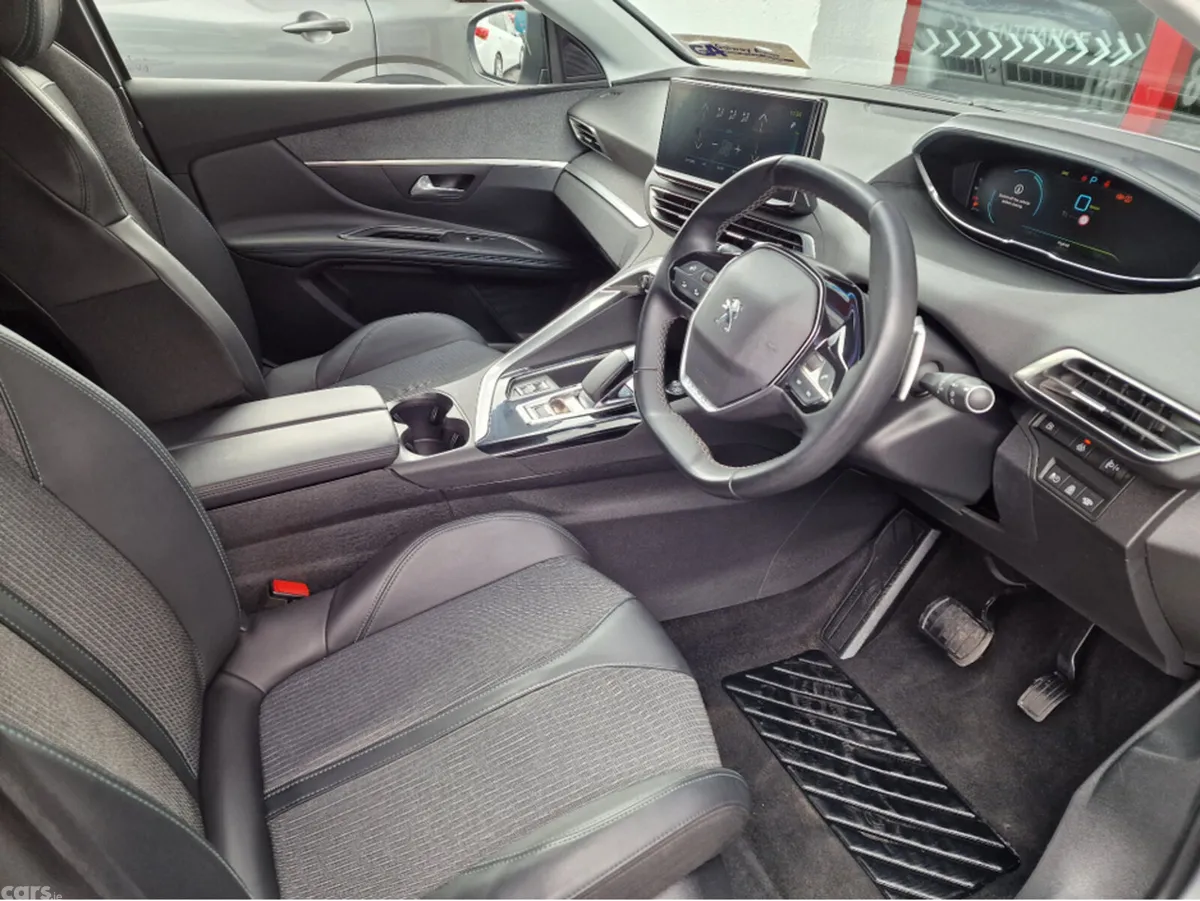 Peugeot 3008 Hatchback, Petrol Plug-in Hybrid, 2022, Grey
