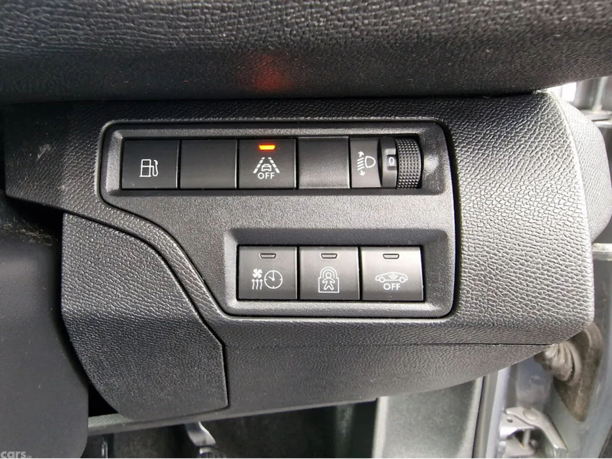 Peugeot 3008 Hatchback, Petrol Plug-in Hybrid, 2022, Grey