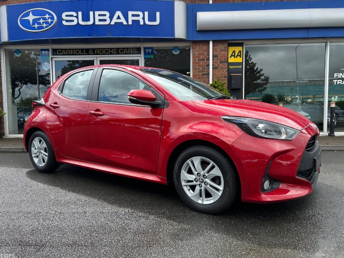 Toyota Yaris Hatchback, Petrol, 2022, Red