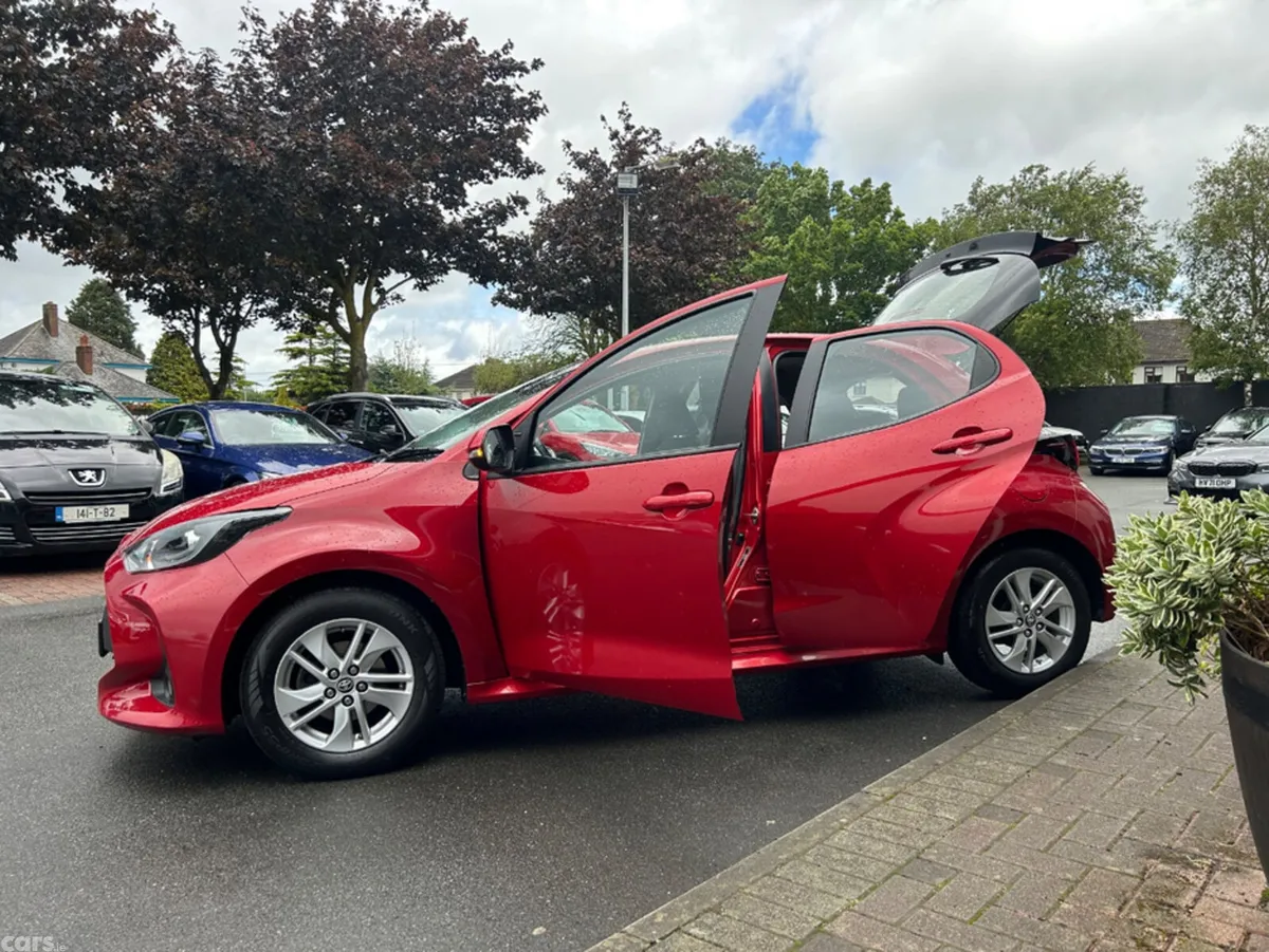 Toyota Yaris Hatchback, Petrol, 2022, Red