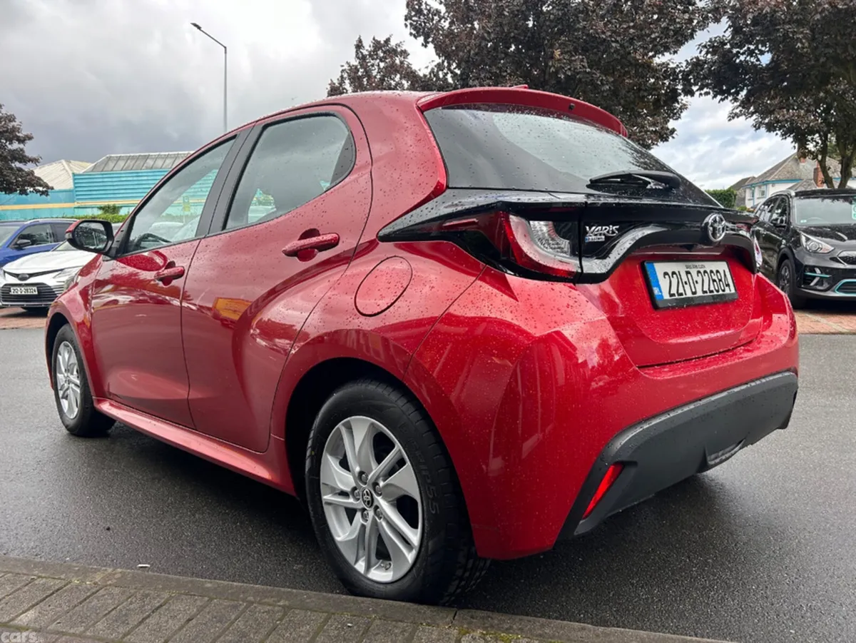Toyota Yaris Hatchback, Petrol, 2022, Red