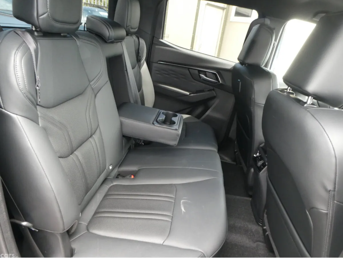 Isuzu D-Max Pick Up, Diesel, 2026, Grey