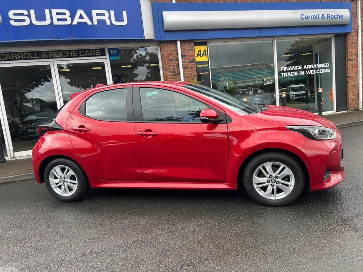 Toyota Yaris Hatchback, Petrol, 2022, Red