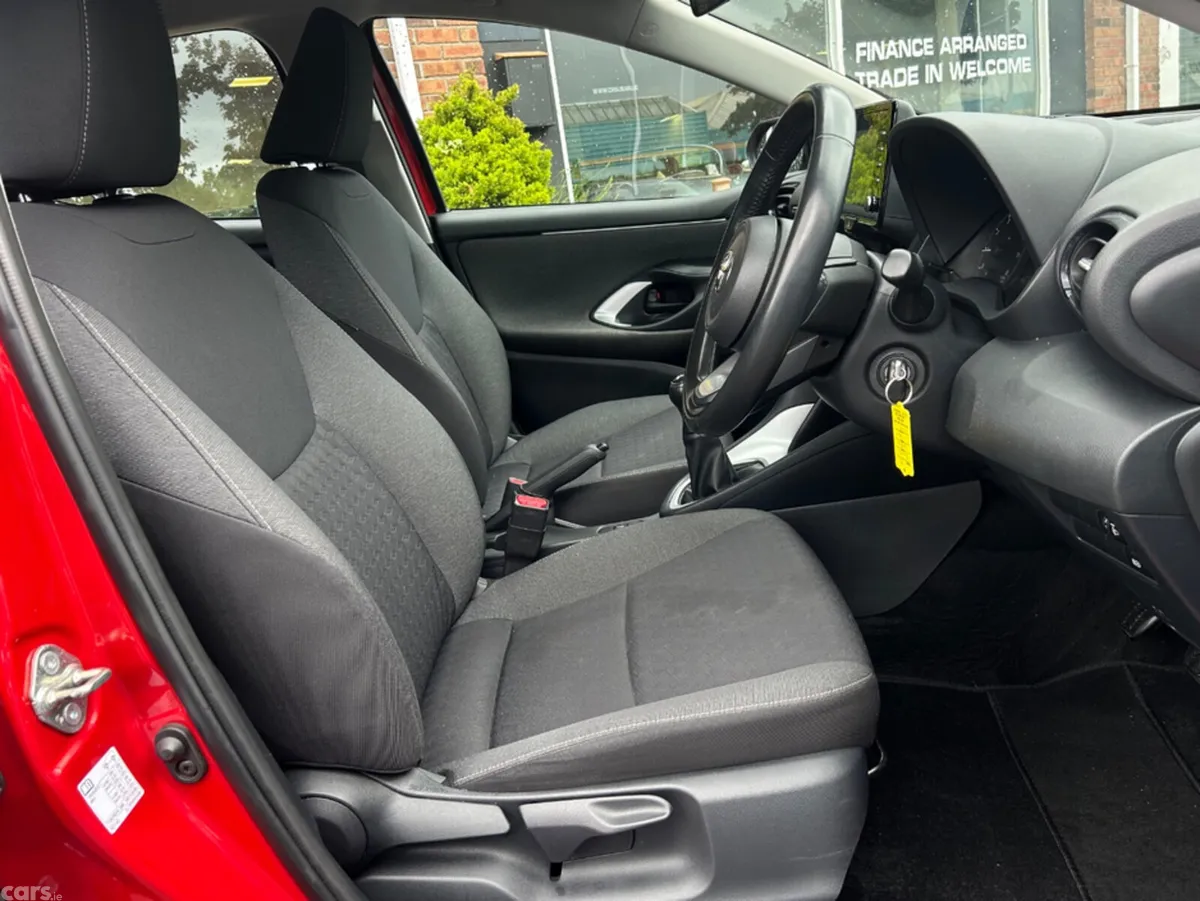 Toyota Yaris Hatchback, Petrol, 2022, Red