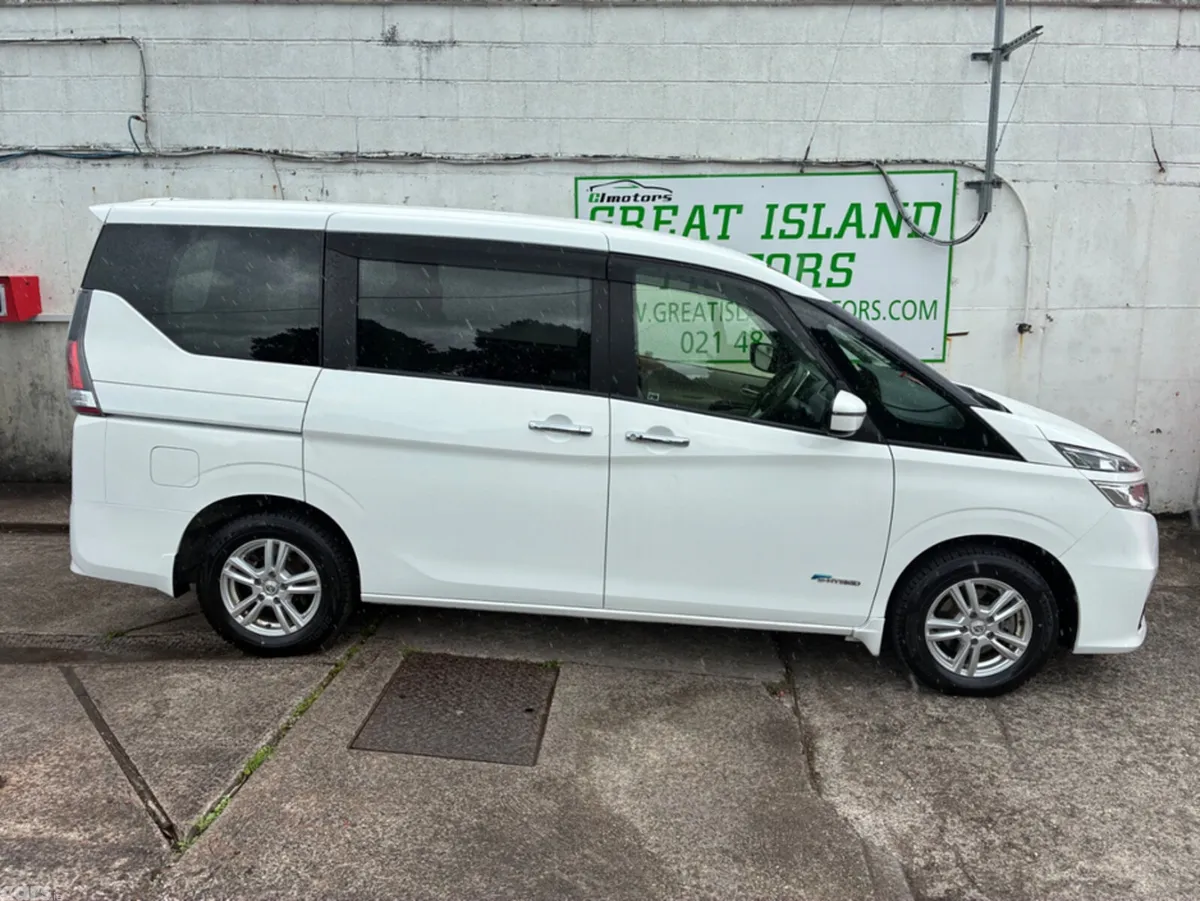 Nissan Serena Hatchback, Petrol Hybrid, 2018, White