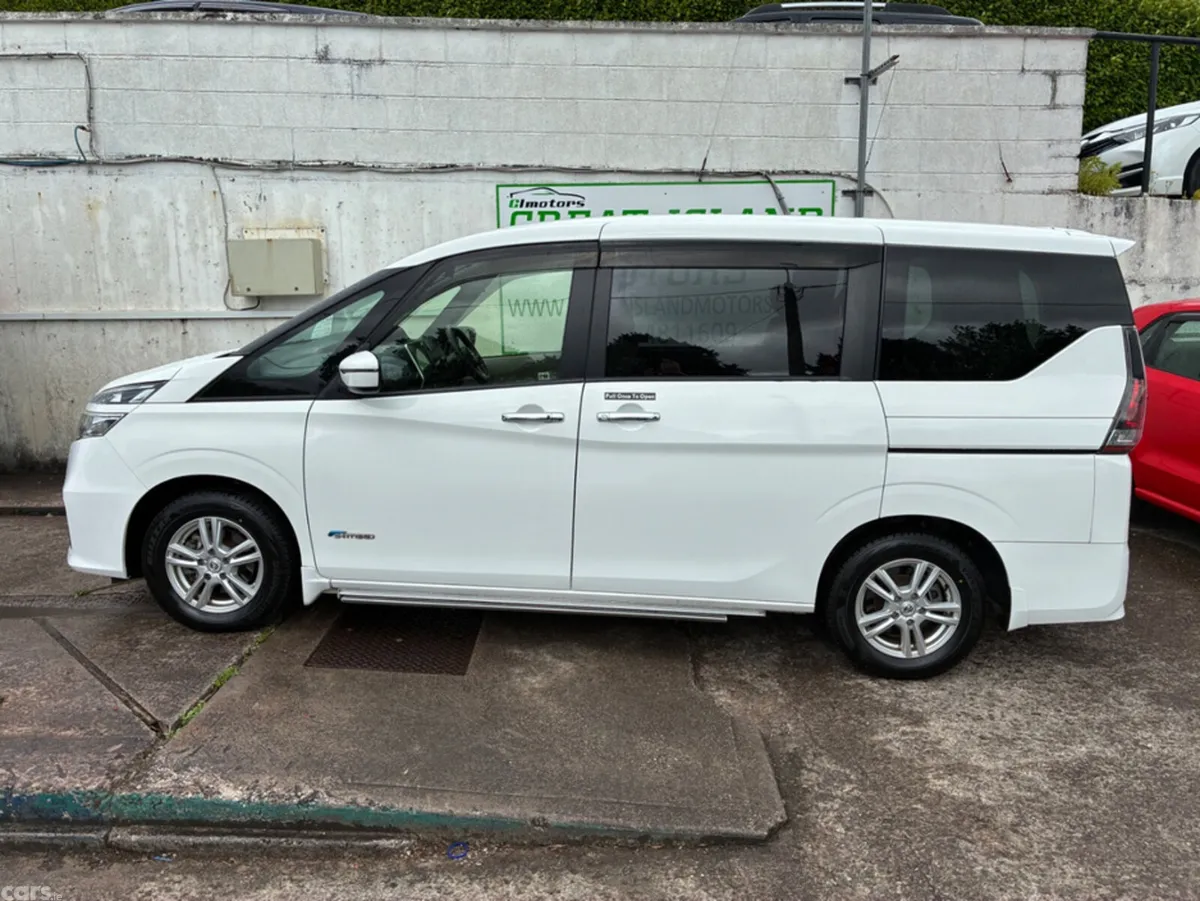 Nissan Serena Hatchback, Petrol Hybrid, 2018, White