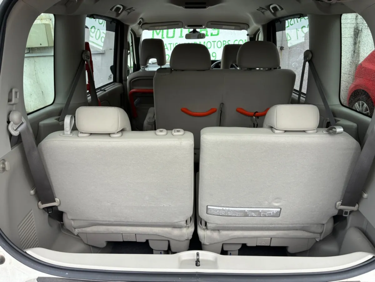 Nissan Serena Hatchback, Petrol Hybrid, 2018, White