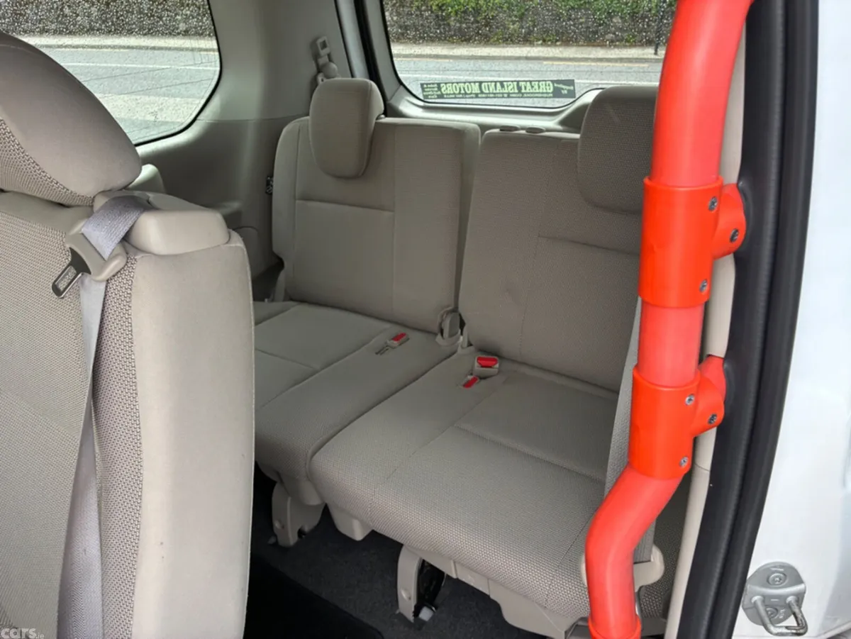 Nissan Serena Hatchback, Petrol Hybrid, 2018, White