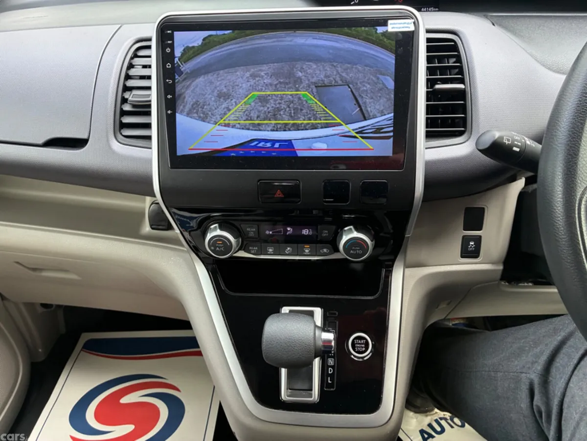 Nissan Serena Hatchback, Petrol Hybrid, 2018, White