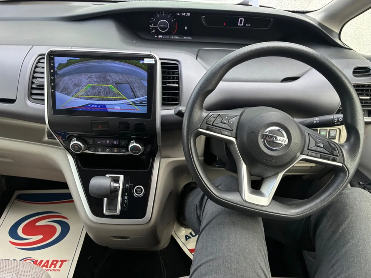 Nissan Serena Hatchback, Petrol Hybrid, 2018, White