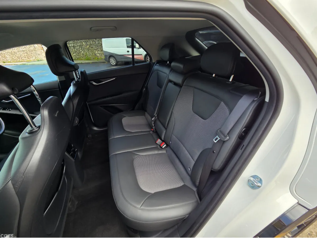 Kia Niro SUV, Petrol Hybrid, 2024, White