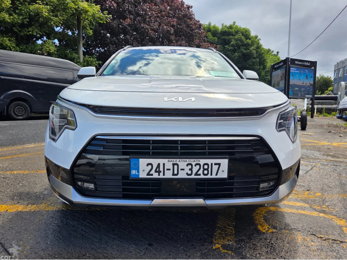 Kia Niro SUV, Petrol Hybrid, 2024, White