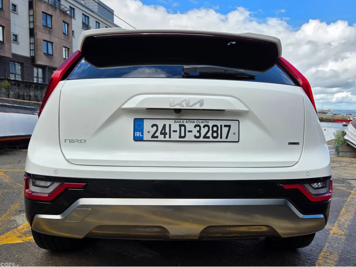 Kia Niro SUV, Petrol Hybrid, 2024, White