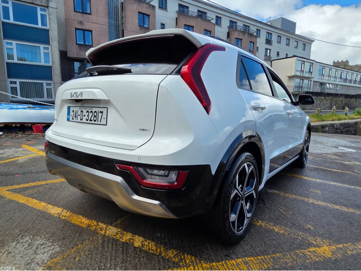 Kia Niro SUV, Petrol Hybrid, 2024, White