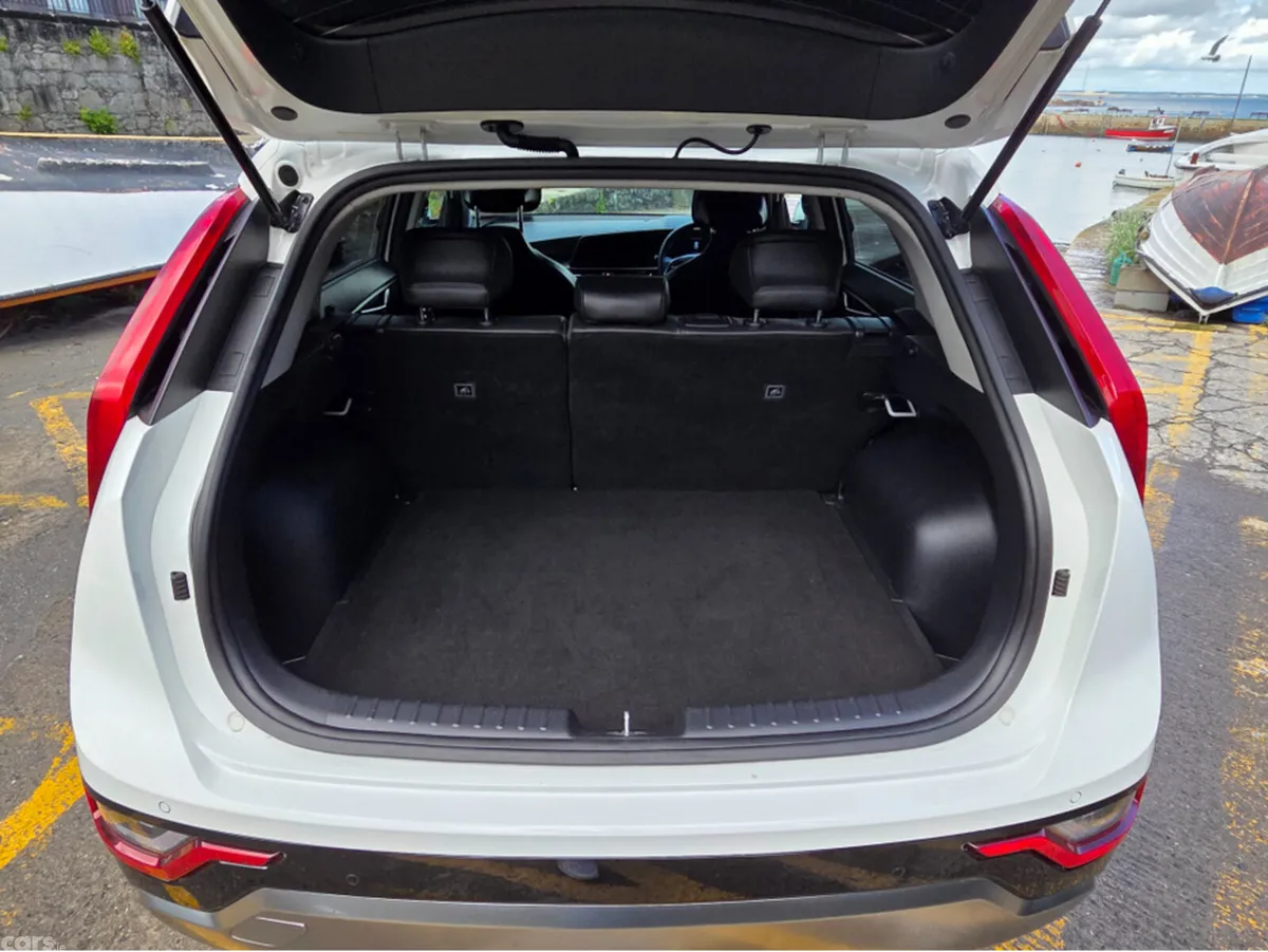 Kia Niro SUV, Petrol Hybrid, 2024, White