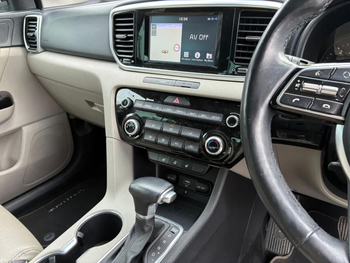 Kia Sportage MPV, Diesel, 2019, Red